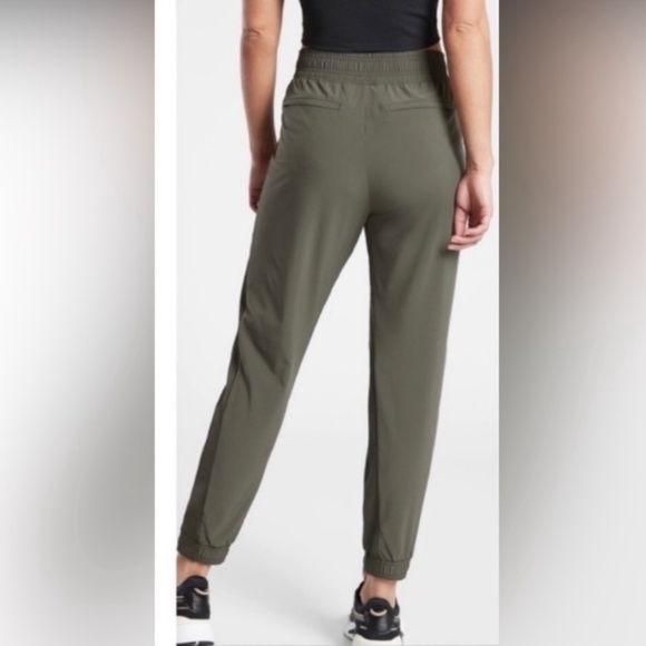 Athleta Textured Brooklyn Jogger In Military Olive Green Size 10 - Picture 3 of 16